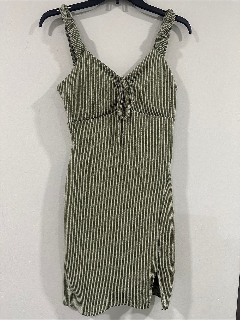 Derek heart sage green Tie-Front Mini Dress M sleeveless